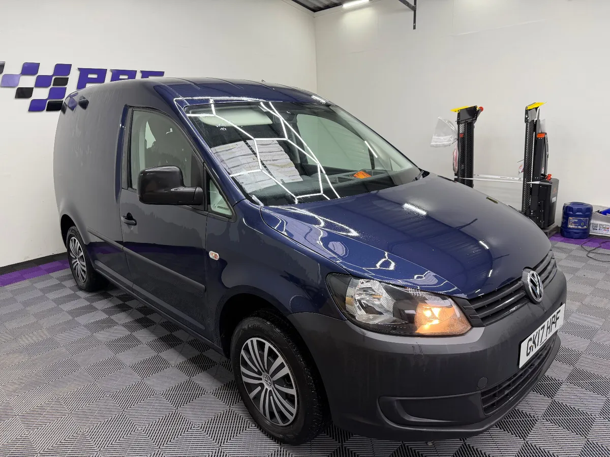2017 VOLKSWAGEN CADDY 2.0 - DAY VAN & BED - Image 1