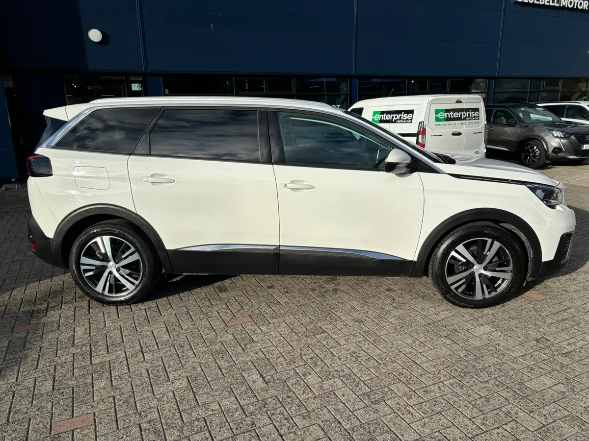 2020 Peugeot 5008 Allure 1.5 automatic - Image 3