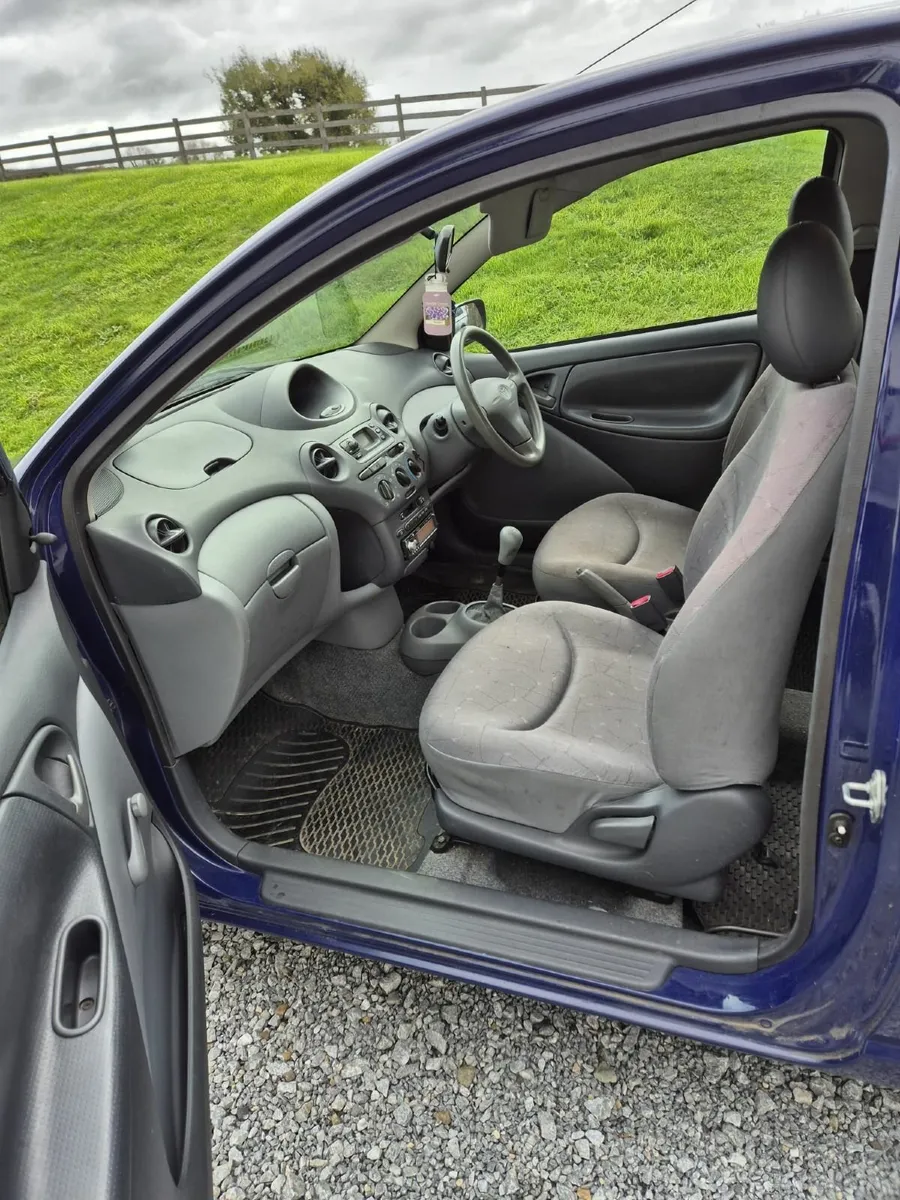 Toyota Yaris 2000 - Image 4