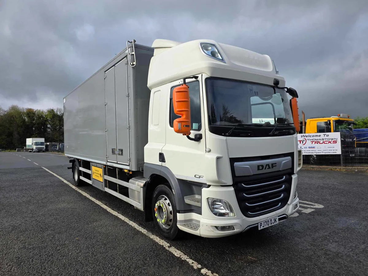 2020 Daf CF370 high sleepercab 4x2 with 25.5ft grp - Image 1