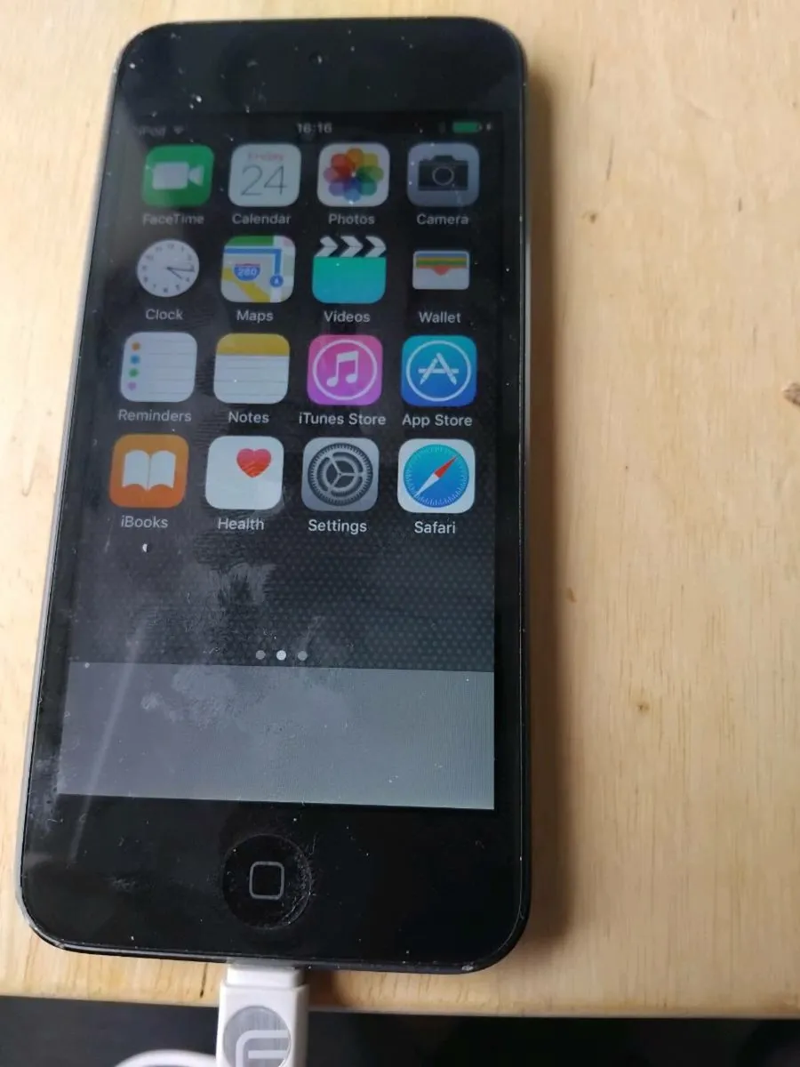 I POD,  I POD Shuffle and I POD Nano with charger - Image 4