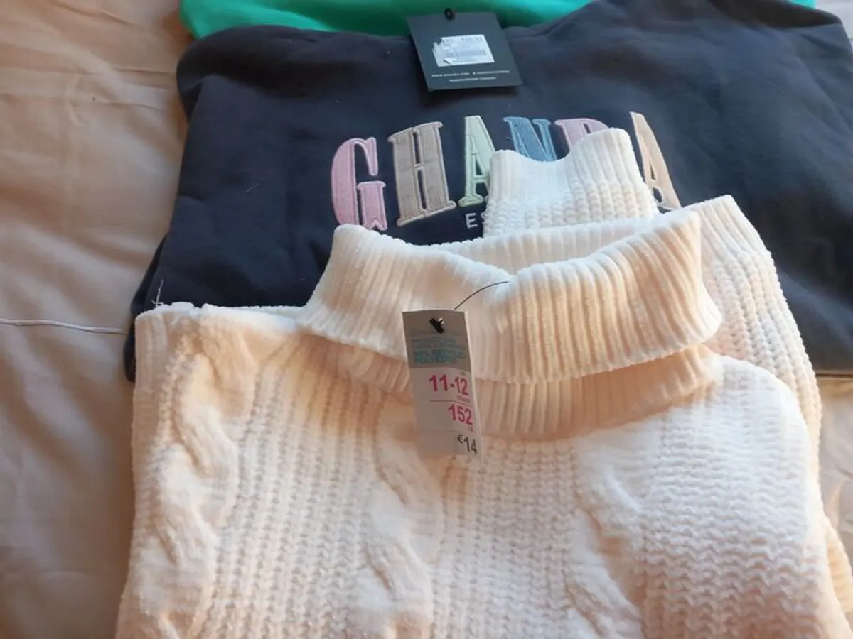 girls clothes - Image 1