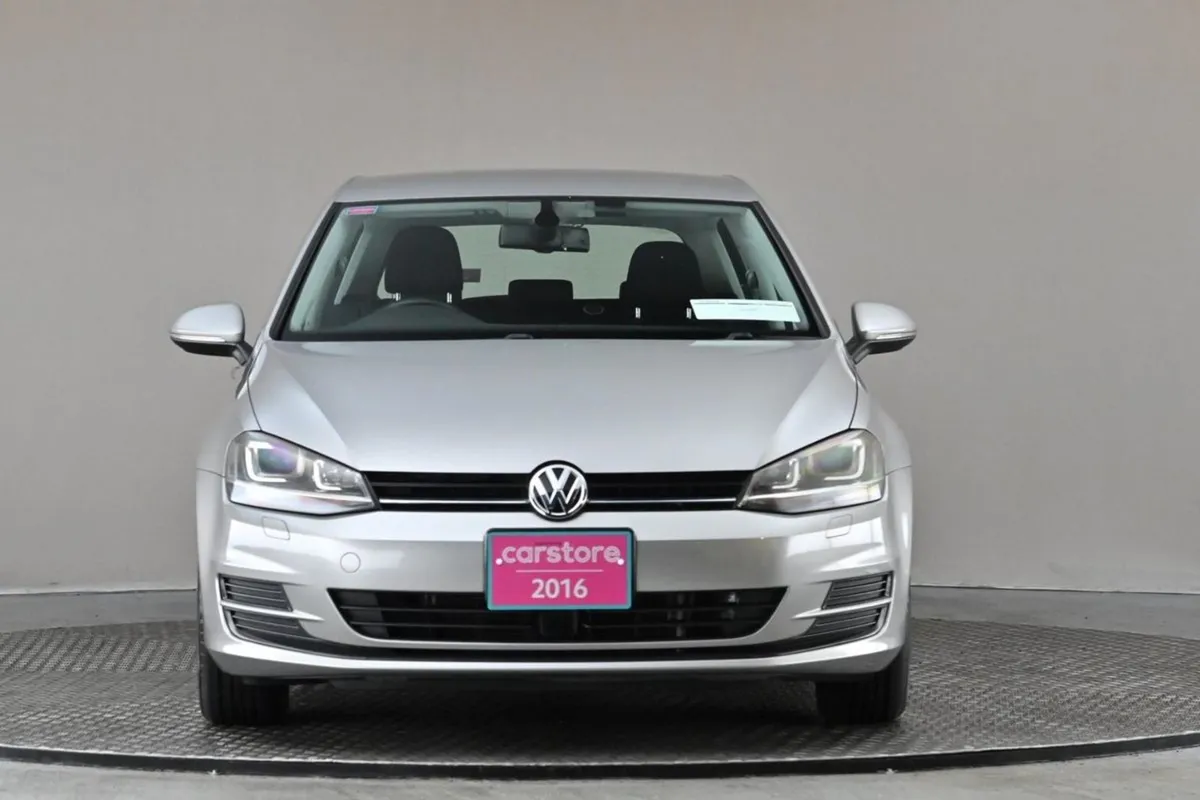Volkswagen Golf 1.2 TSI DSG MK7 Trendline  revers - Image 2