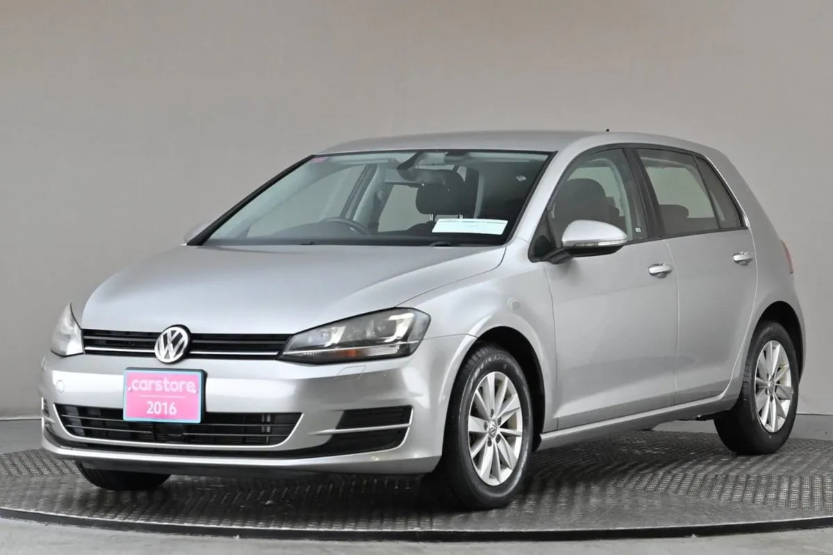 Volkswagen Golf 1.2 TSI DSG MK7 Trendline  revers - Image 3