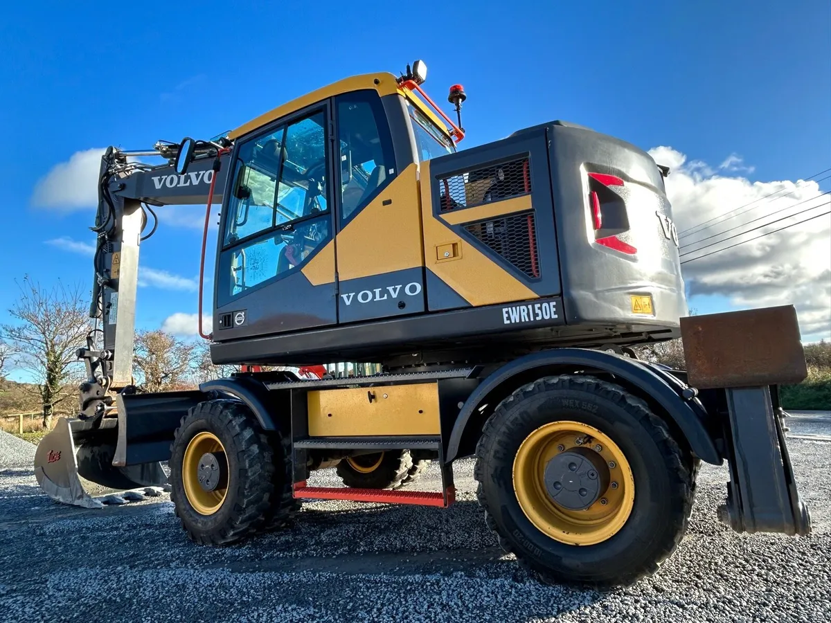 ✅ Volvo EWR150E Rubber Duck 1600hrs ⭐️ - Image 2