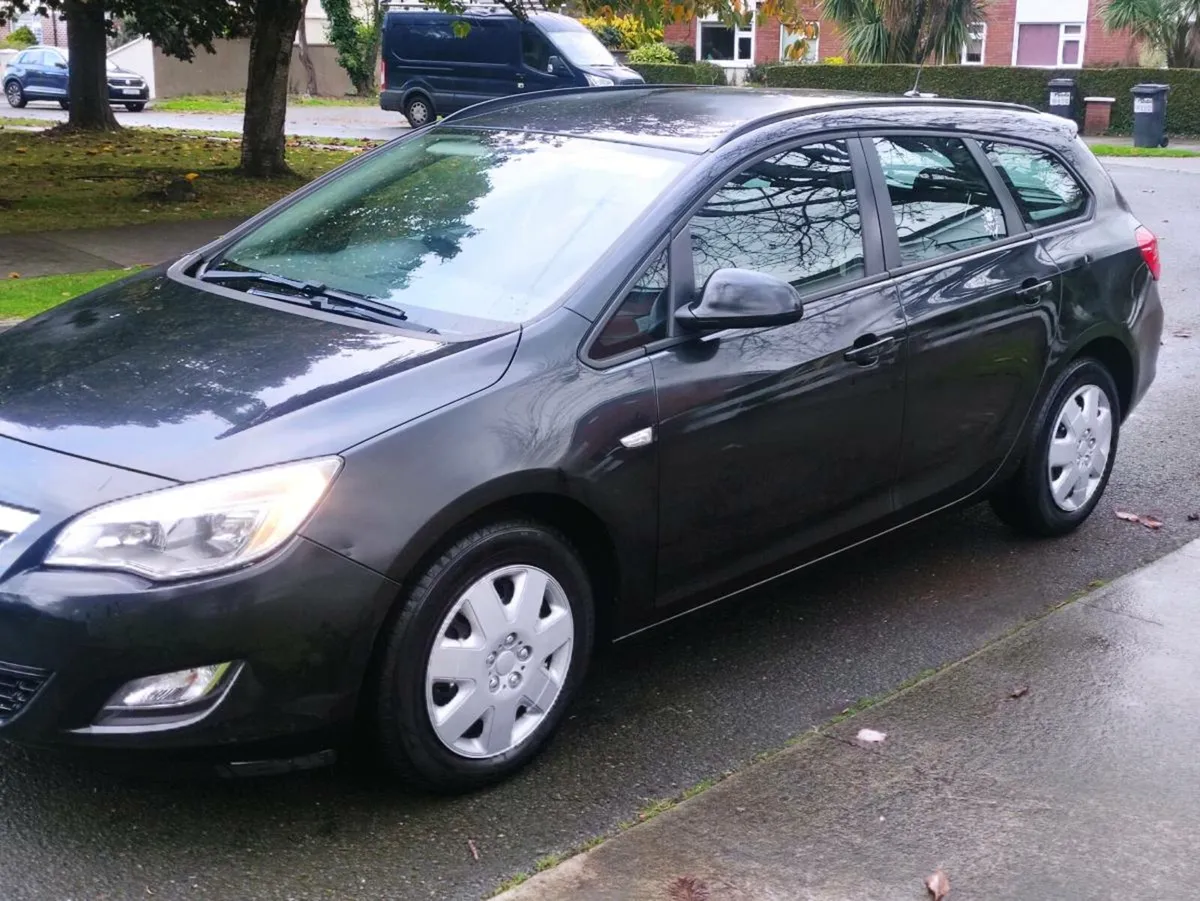 Opel astra for sale NCT and taxed - Image 3