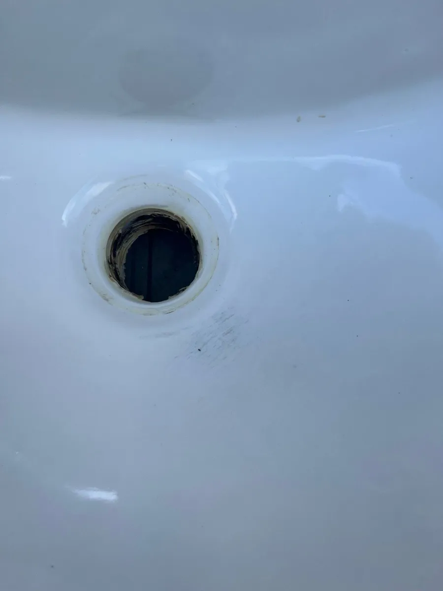 Used sink taps and pedestal - Image 1