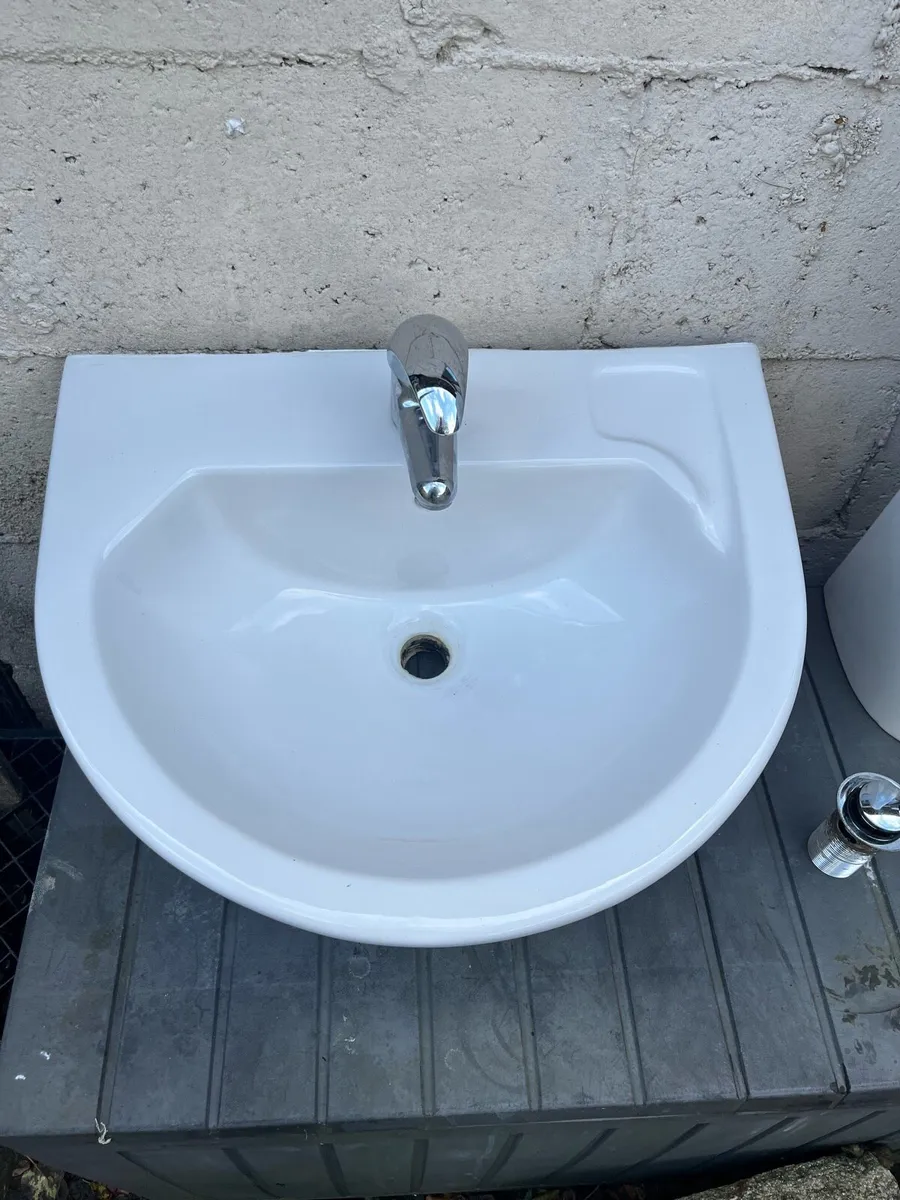 Used sink taps and pedestal - Image 2