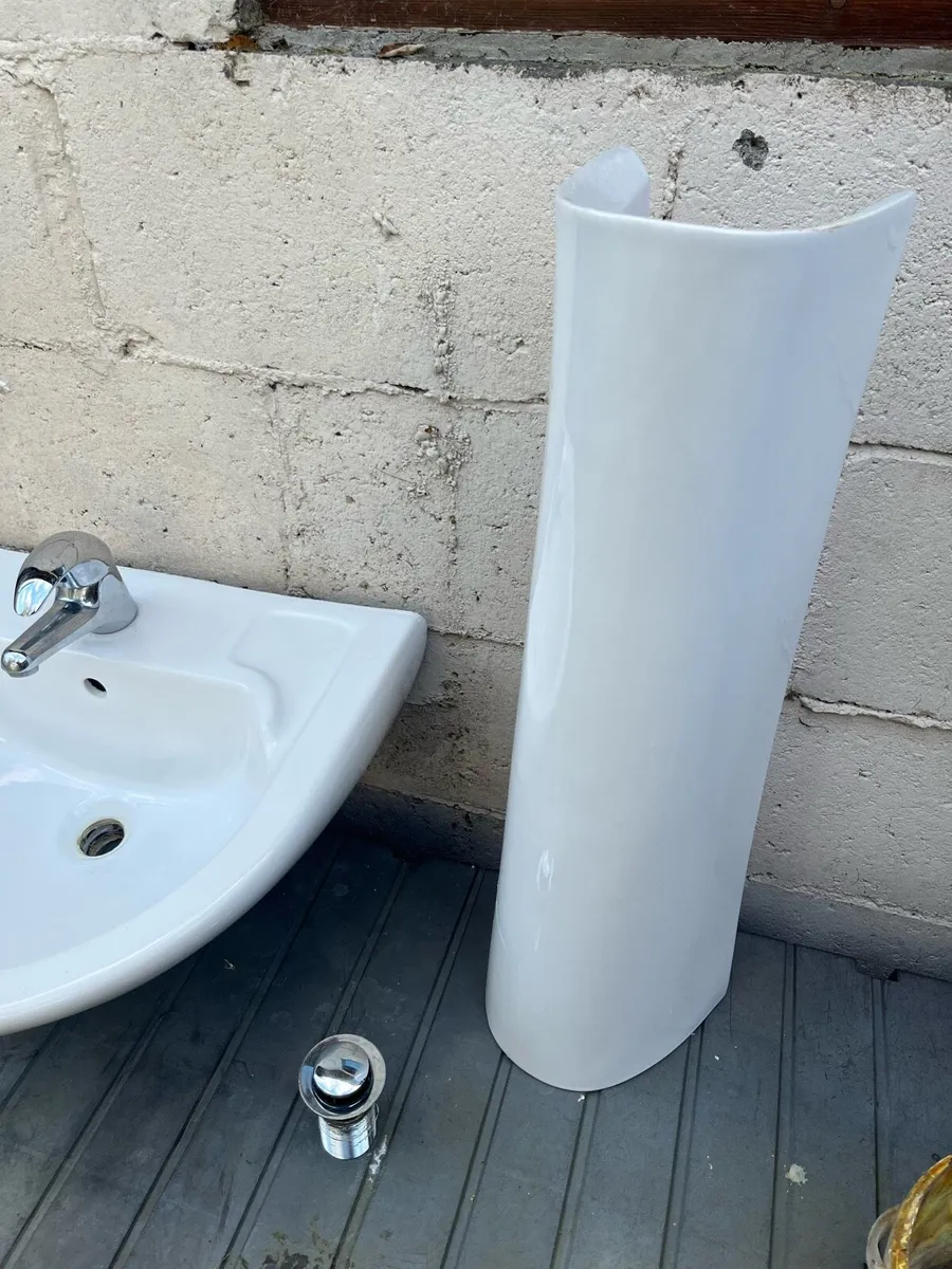 Used sink taps and pedestal - Image 3