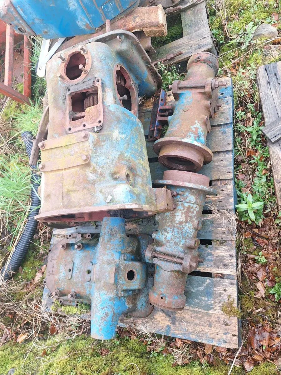 Fordson  dexta,major parts - Image 1
