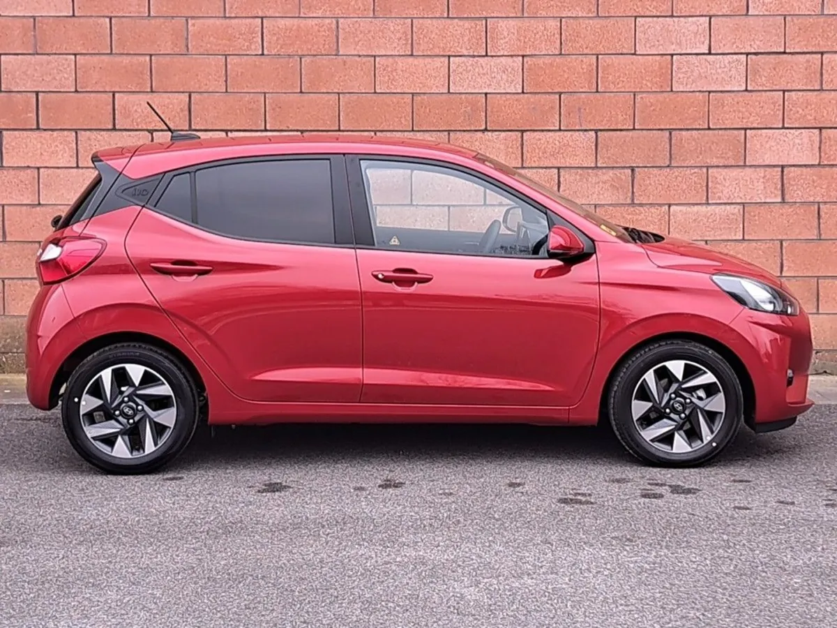 Hyundai i10 Deluxe Plus Model 1 Litre Petrol Auto - Image 4