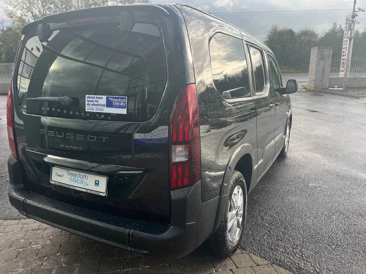 Peugeot Rifter Auto, Taxi Spec, 5 or 7 Seats - Image 4