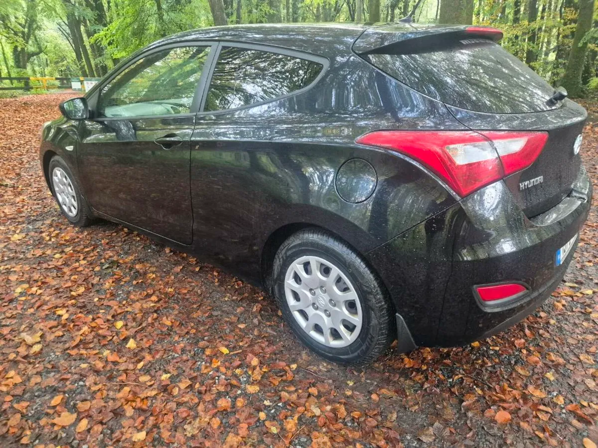 15 Hyundai i30 Car Van DOE 1-26 - Image 3
