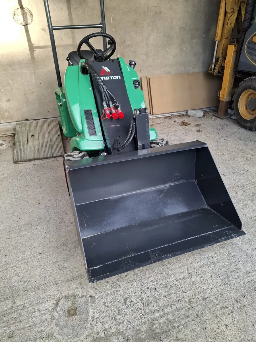 3 wheel loader - Image 1