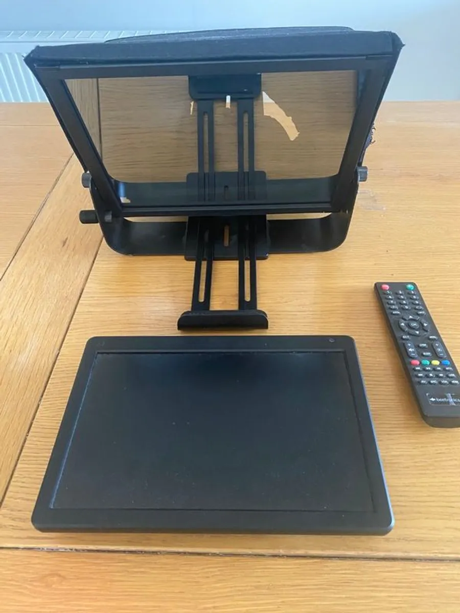 Glide Gear TMP100 Adjustable iPad/Tablet/Smartphone Teleprompter Beam Splitter Glass with Carry Case - Image 2
