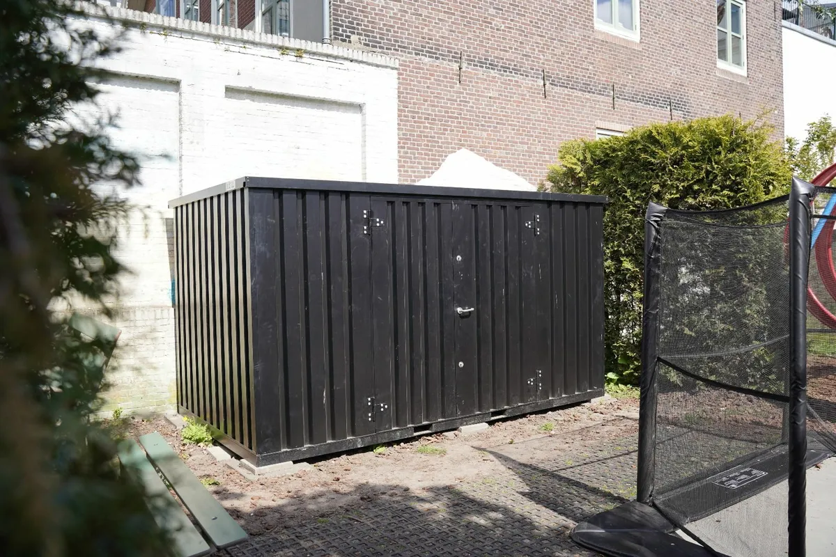 Compact Storage Container – Perfect for Gardens - Image 4