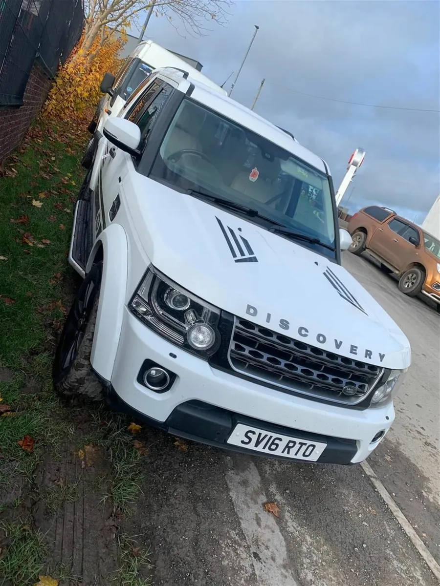 Land Rover Discovery 2016 - Image 1