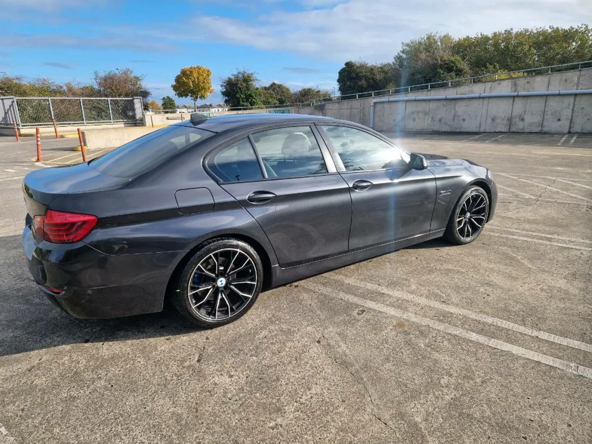 BMW 5-Series 2014 - Image 2