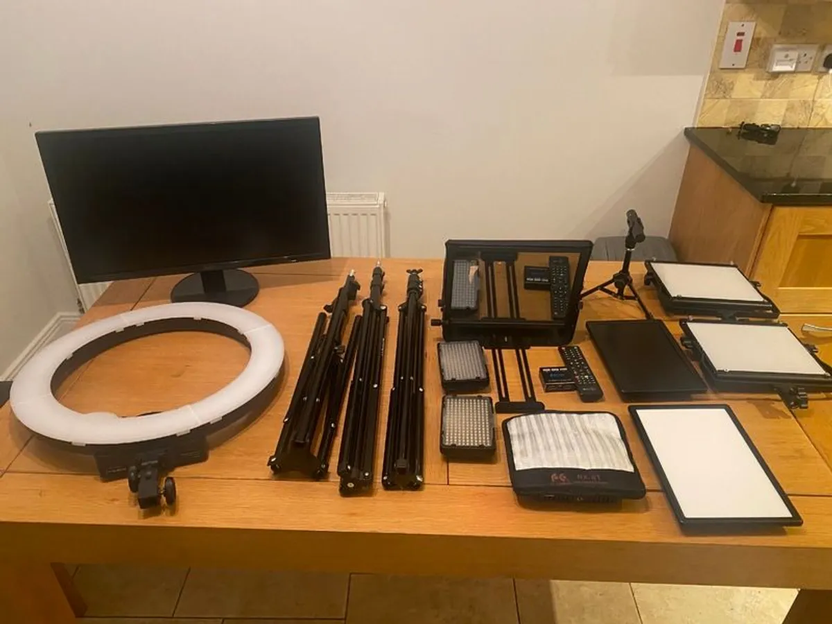Complete video lighting and filming kit