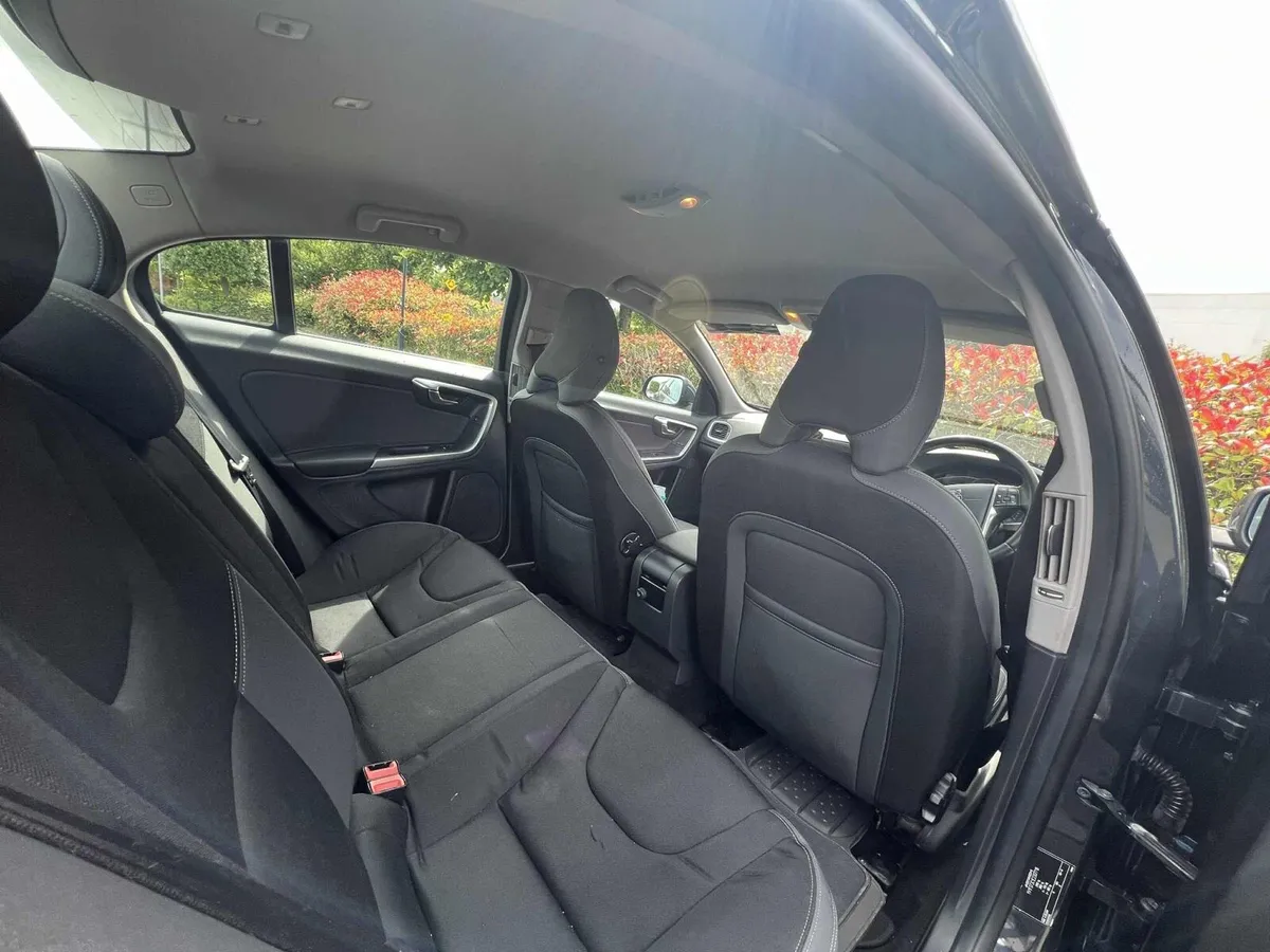 Volvo S60 D4 SE - Image 4
