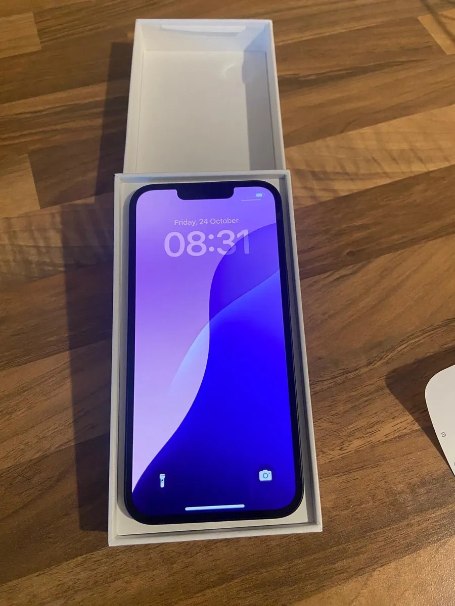 iPhone 16e 128g - Image 1