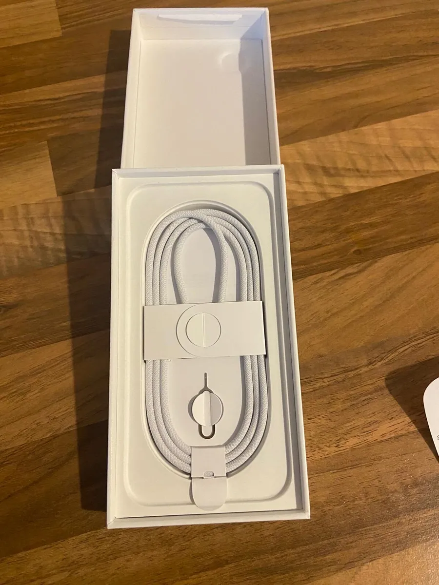 iPhone 16e 128g - Image 2