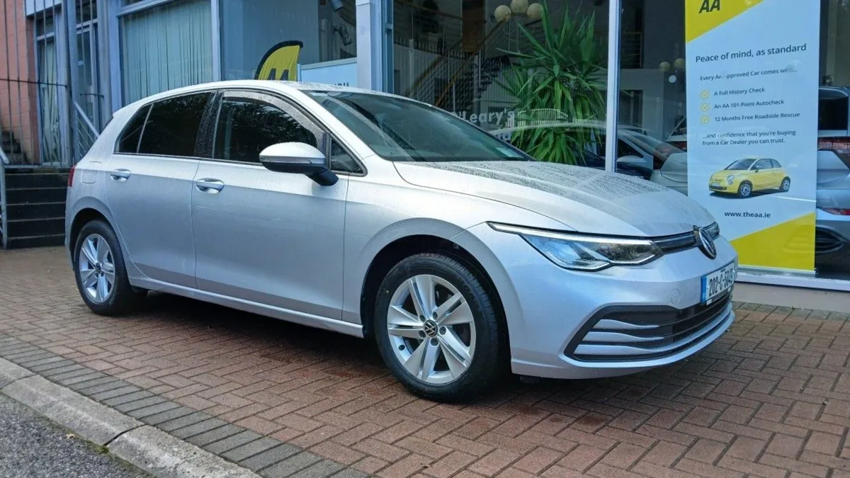 Volkswagen Golf 1.5 TSI 130HP Life  Reflex Silver - Image 1