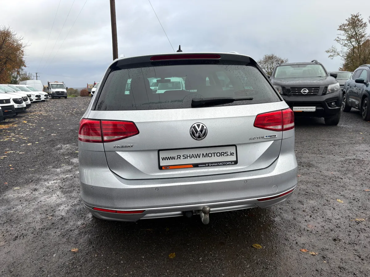 Volkswagen Passat Auto DSG - Image 2