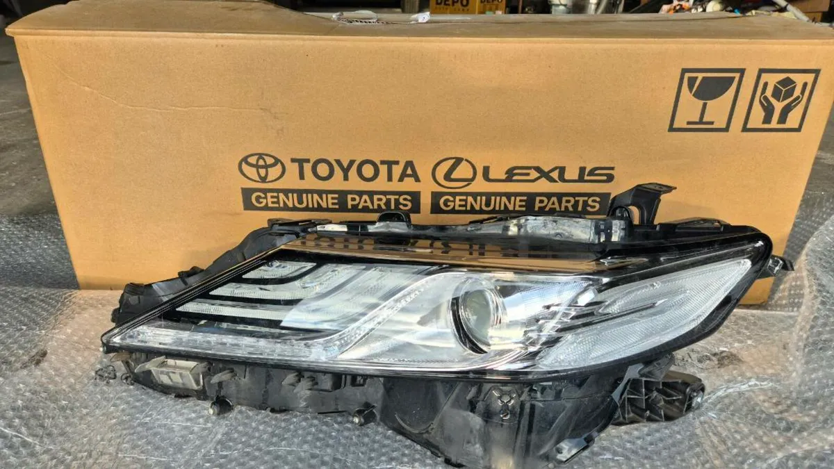 Toyota camry Toyota prius. - Image 1
