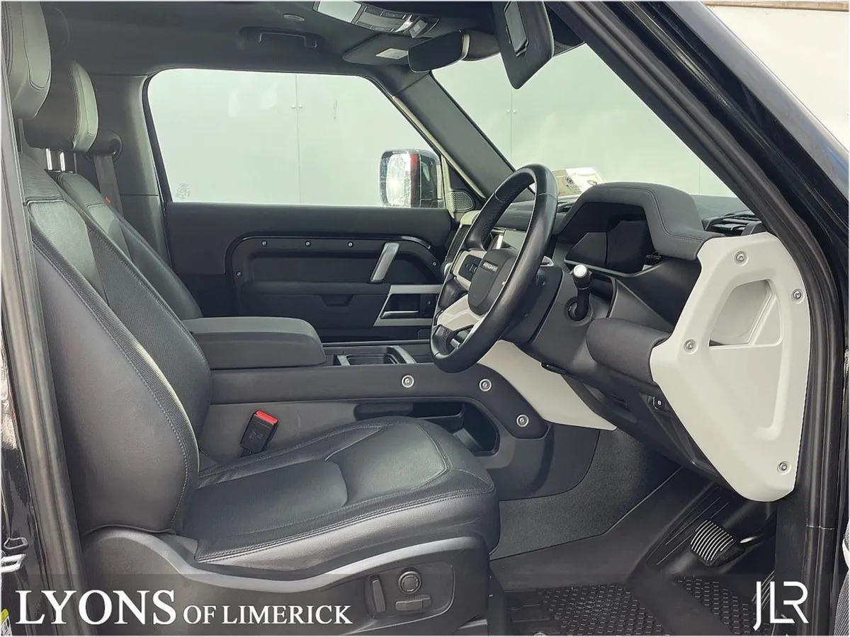 Land Rover Defender 90 3.0d Hard Top X-dynamic SE - Image 4