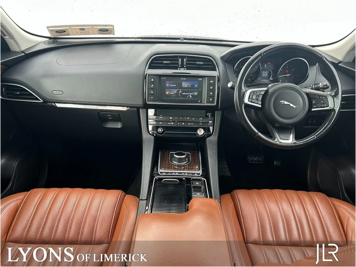 Jaguar F- PACE AWD 2.0 D 180PS Portfolio Auto - Image 4