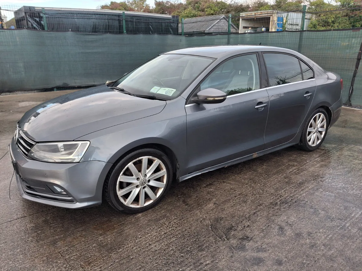 152 Volkswagen Jetta Highline 2.0 Automatic - Image 1