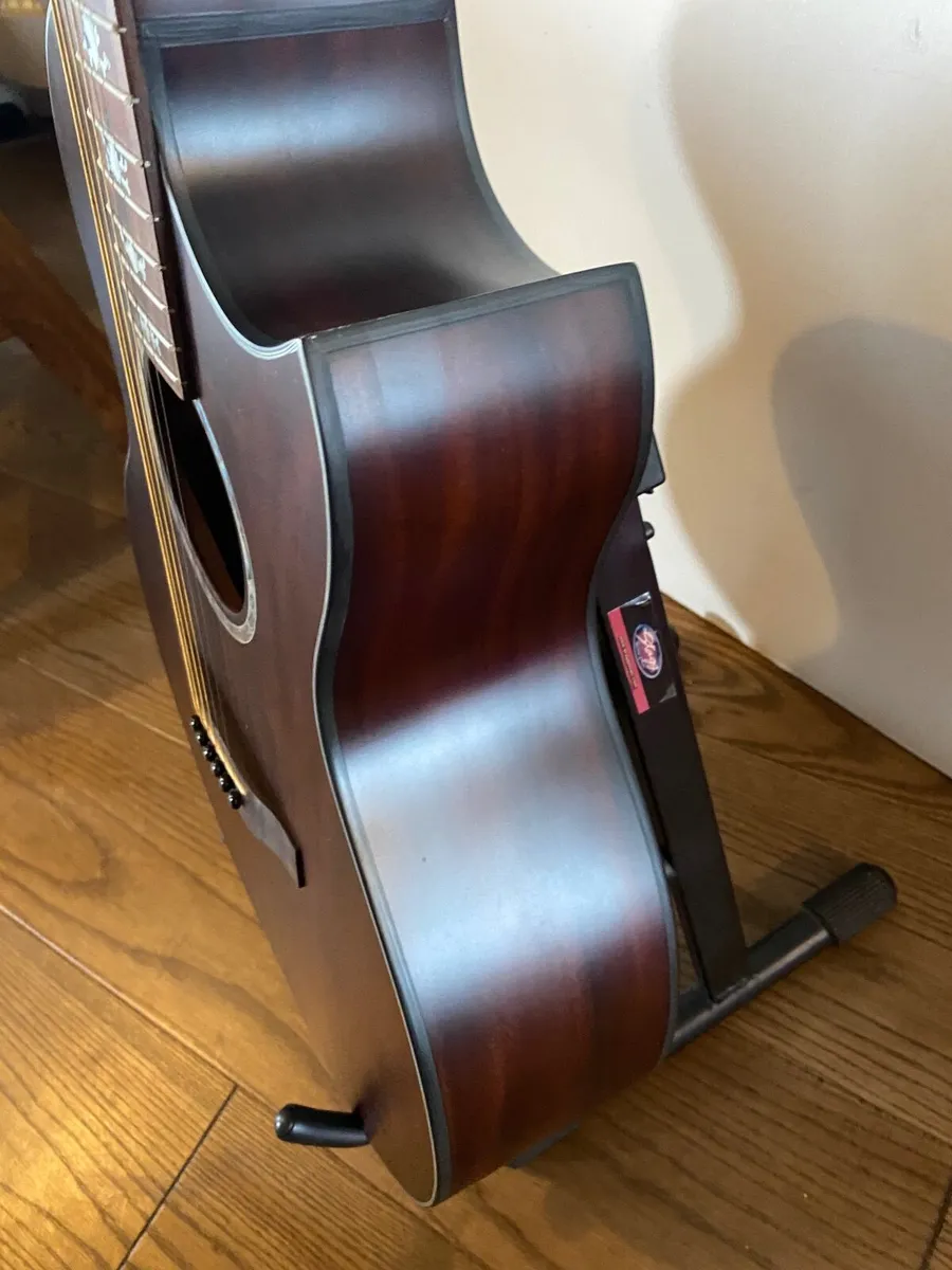 Guitar - Image 2