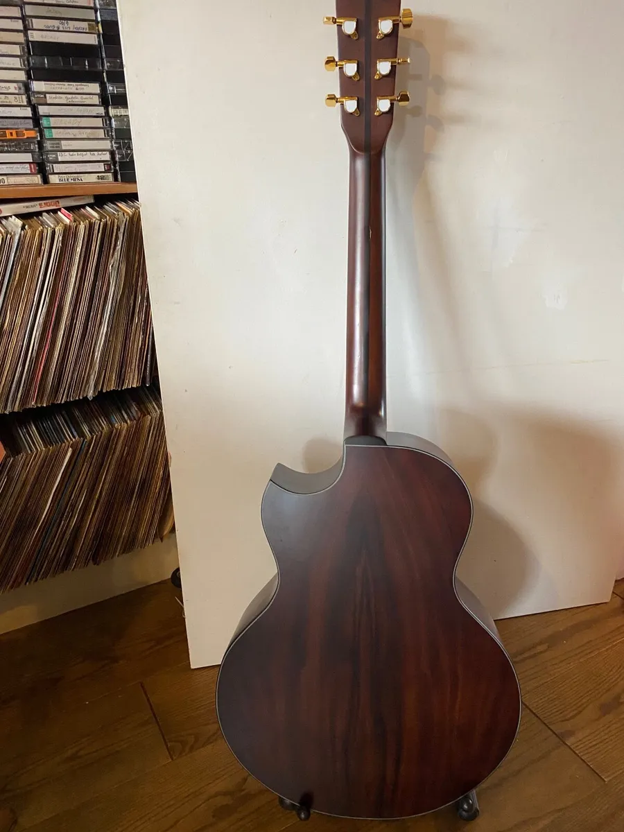 Guitar - Image 3