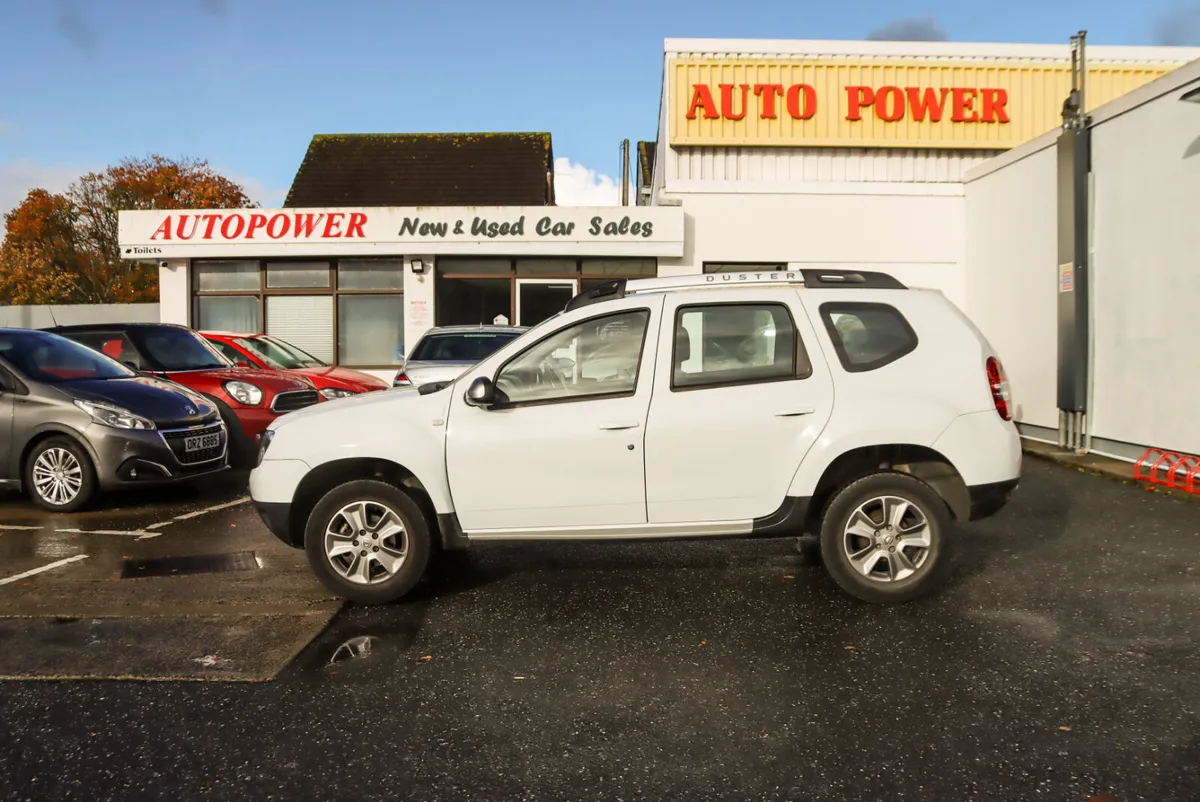 2017 Dacia Duste 1.5DCI Diesel 6-sp - Image 3