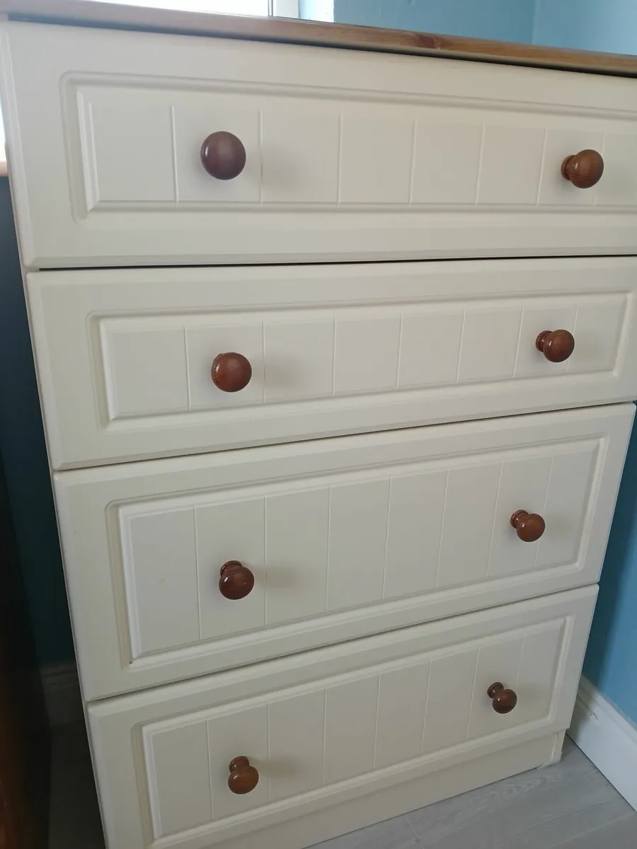 Bedroom furniture - Image 3