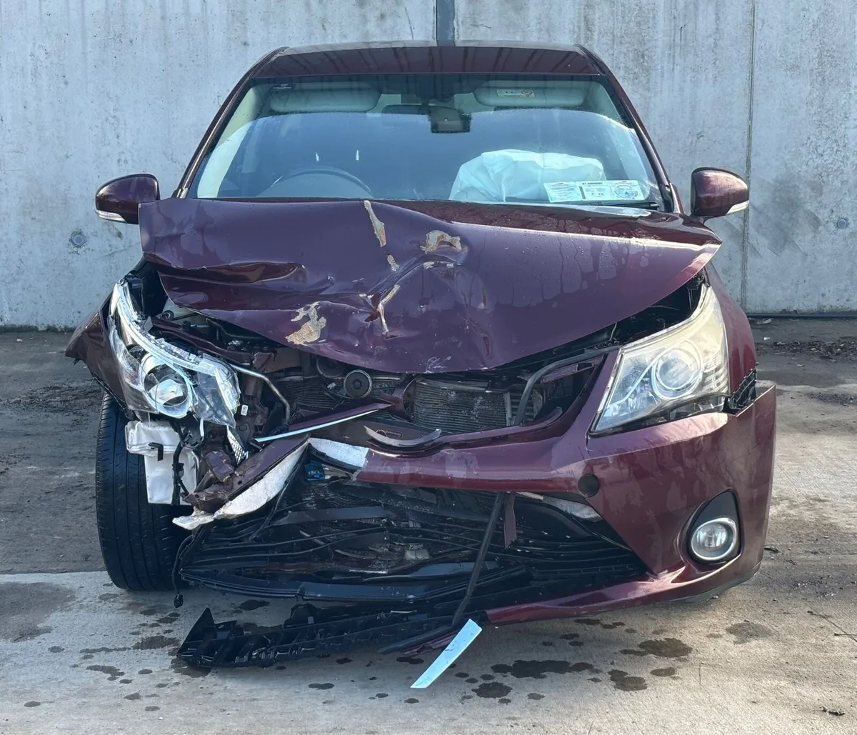 2015 Toyota Avensis for parts - Image 2
