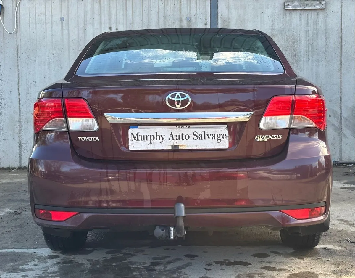 2015 Toyota Avensis for parts - Image 4