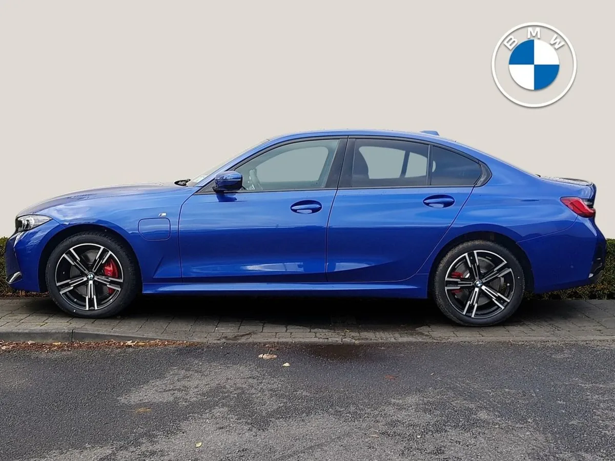 BMW 3 Series 330e M Sport Pro - Image 3