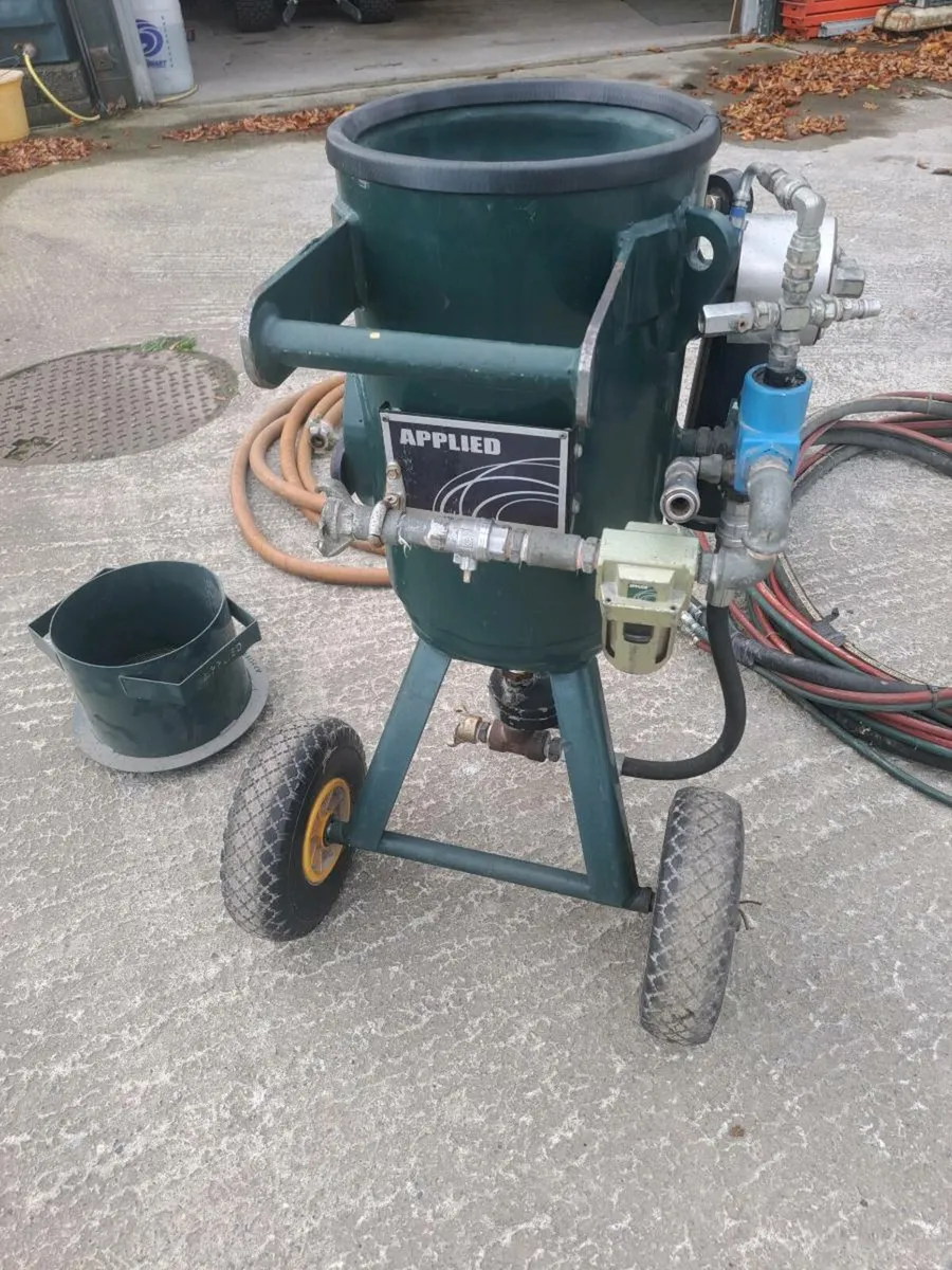 Applied 20L sand blaster - Image 3