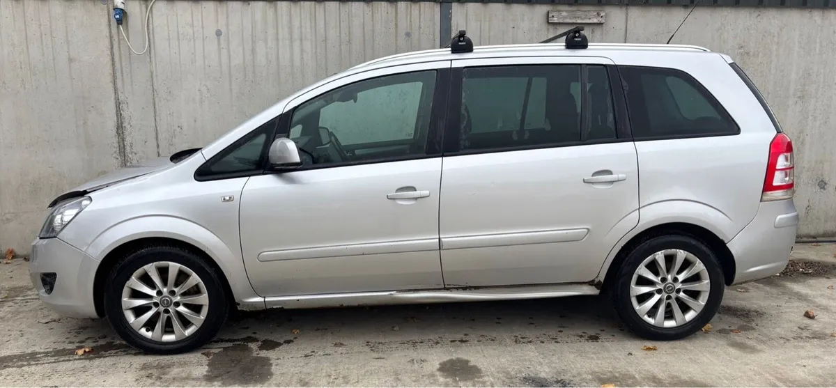 2014 Opel Zafira for parts - Image 4
