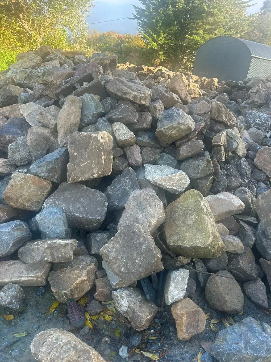 Building Standstone - Image 1
