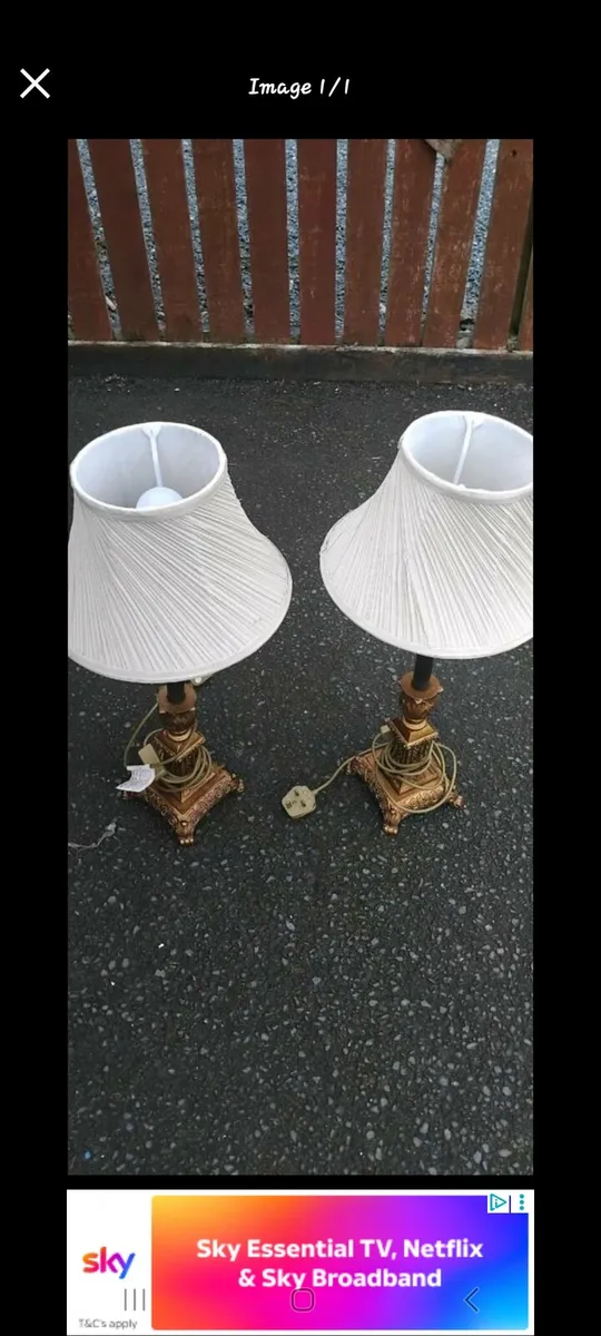 2 vintage bedside lamps