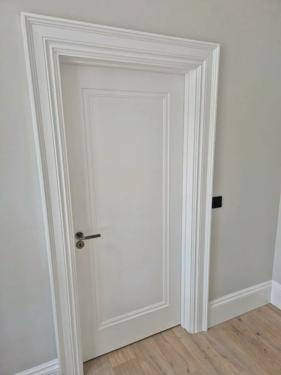 BRAND NEW..4 x DOORS handles and hinges and locks - Image 1