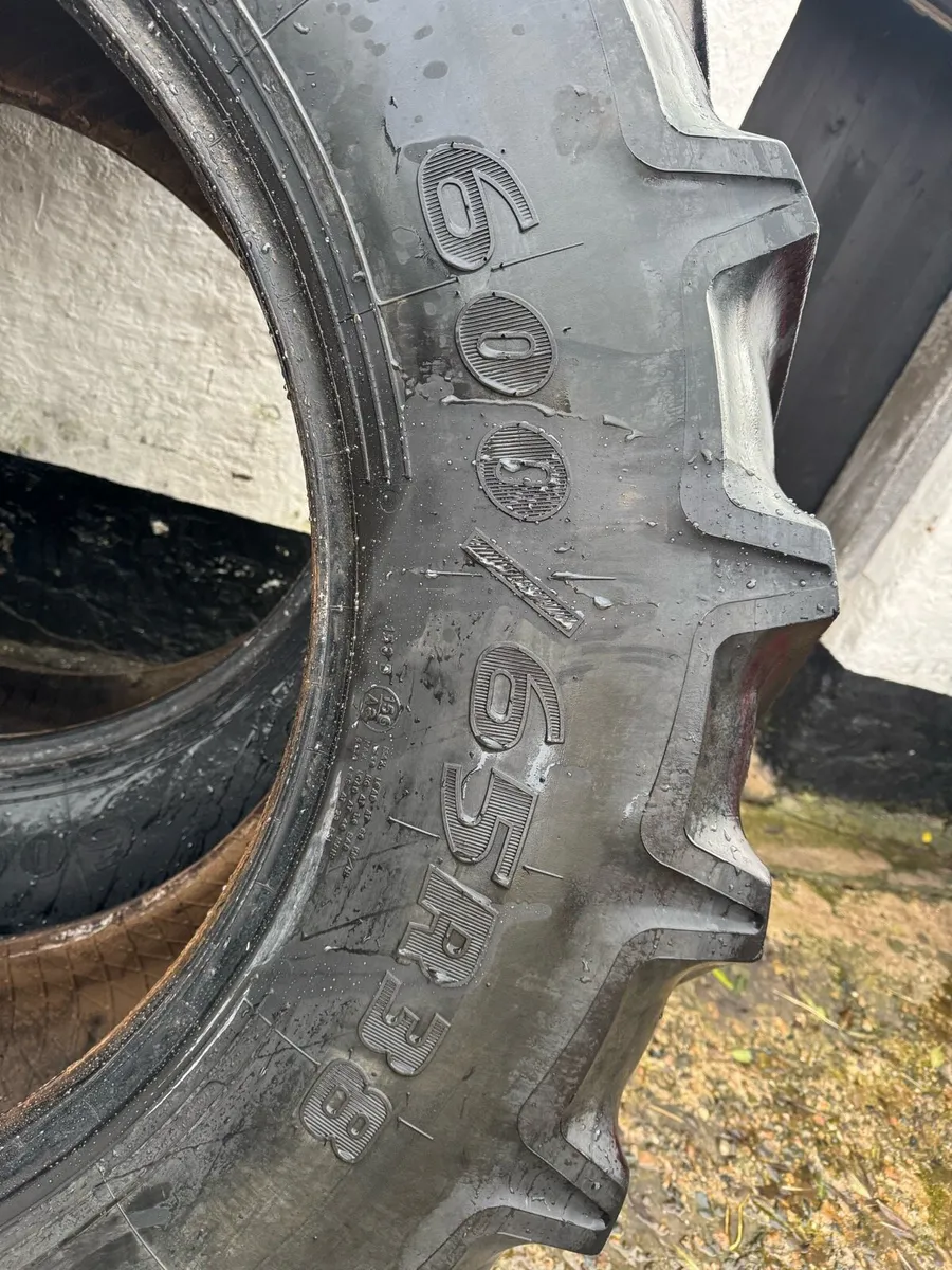 600/65r38 - Image 2