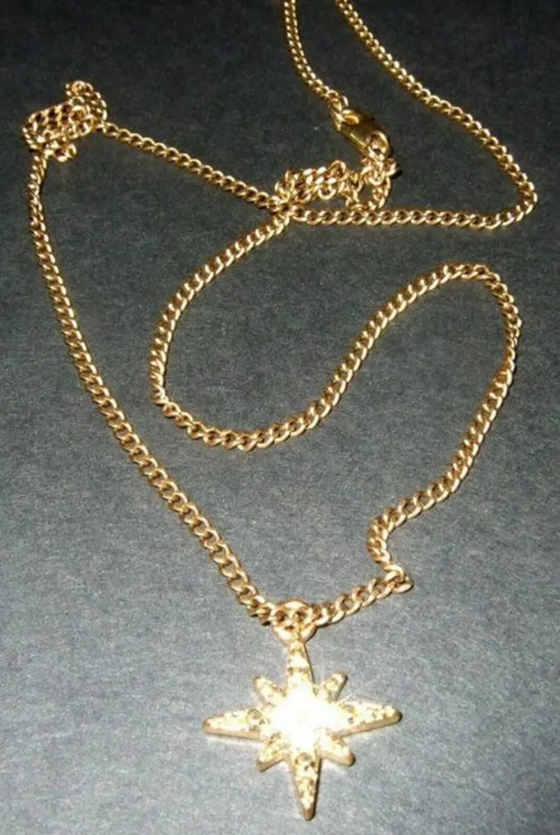 Vintage Hallmarked 9ct Necklace & Estrella Charm - Image 2