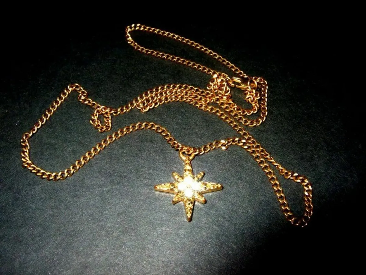 Vintage Hallmarked 9ct Necklace & Estrella Charm - Image 3