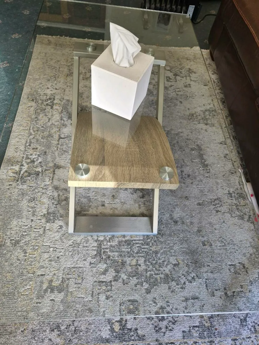 Lovely glass coffee table - Image 2