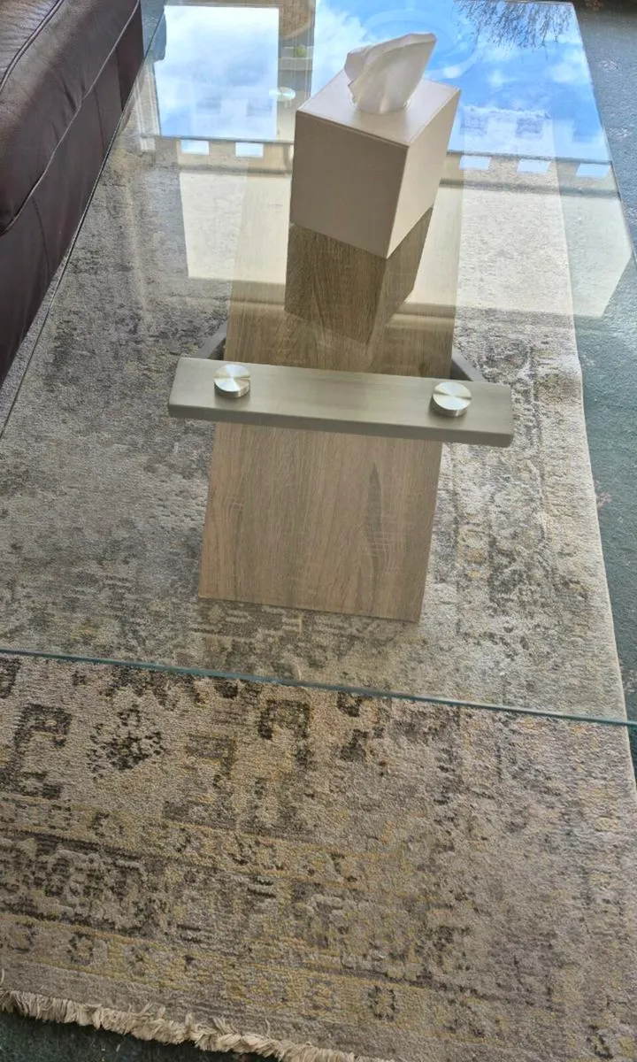 Lovely glass coffee table - Image 4