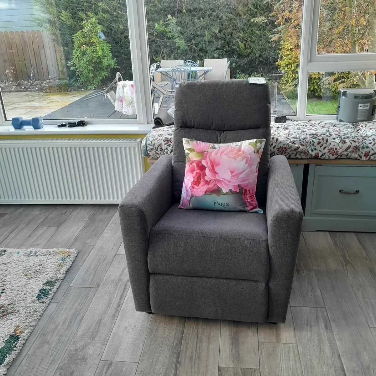 Manual recliner chair - Image 2